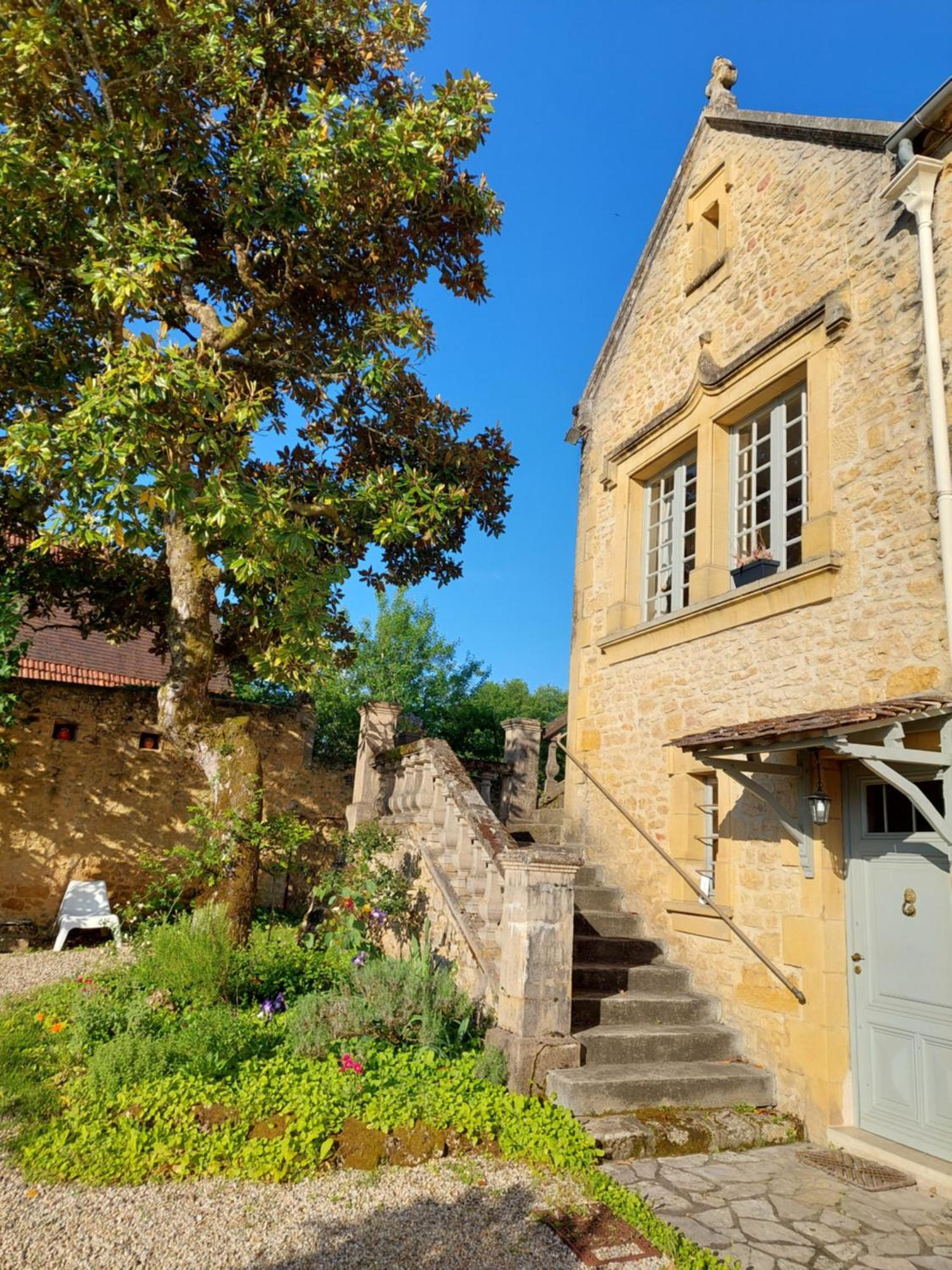 Rue Du Chateau Lalinde Екстериор снимка