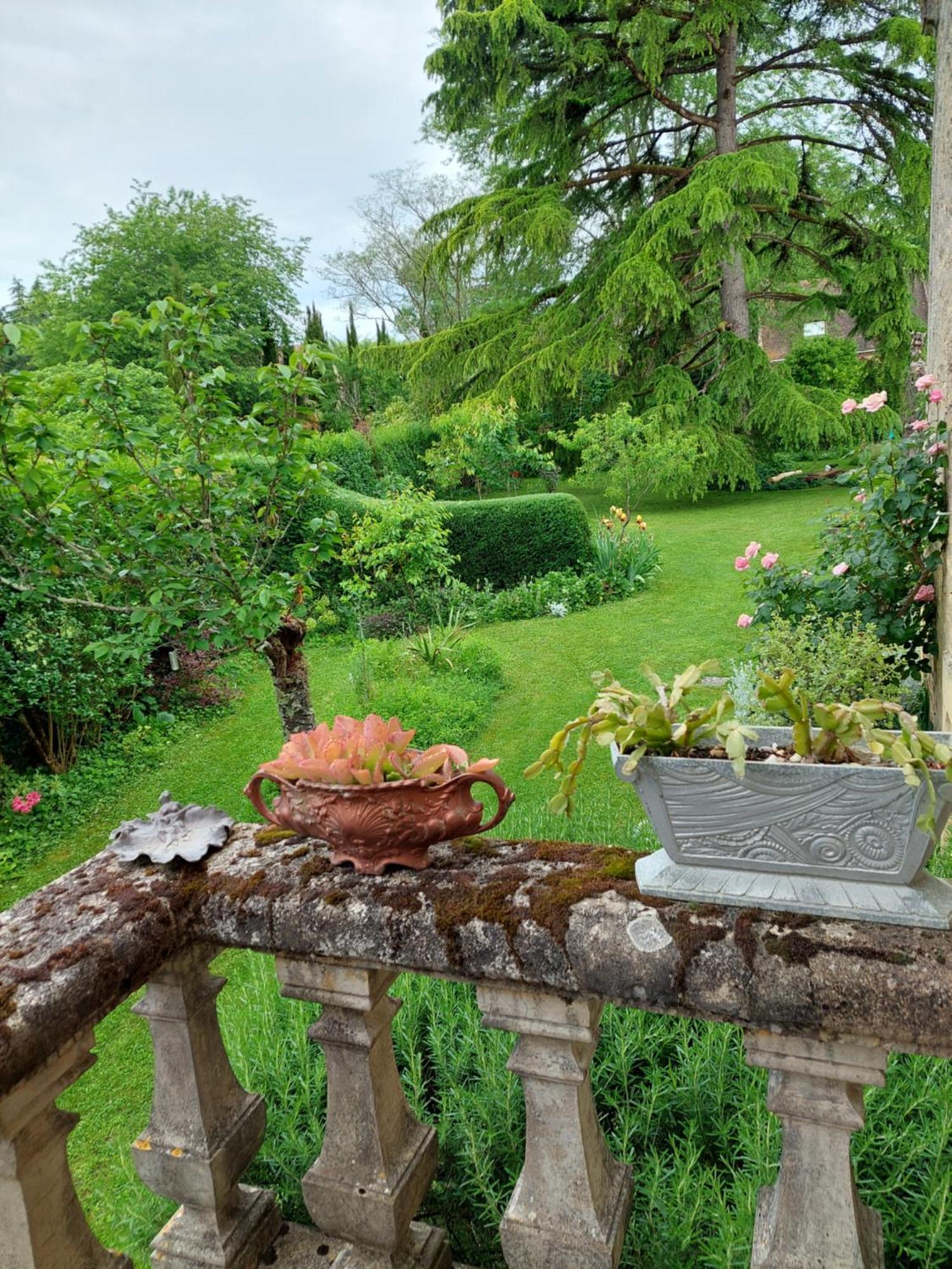 Rue Du Chateau Lalinde Екстериор снимка